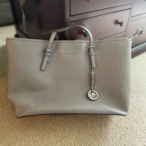Michael Kors Jet Set Tote